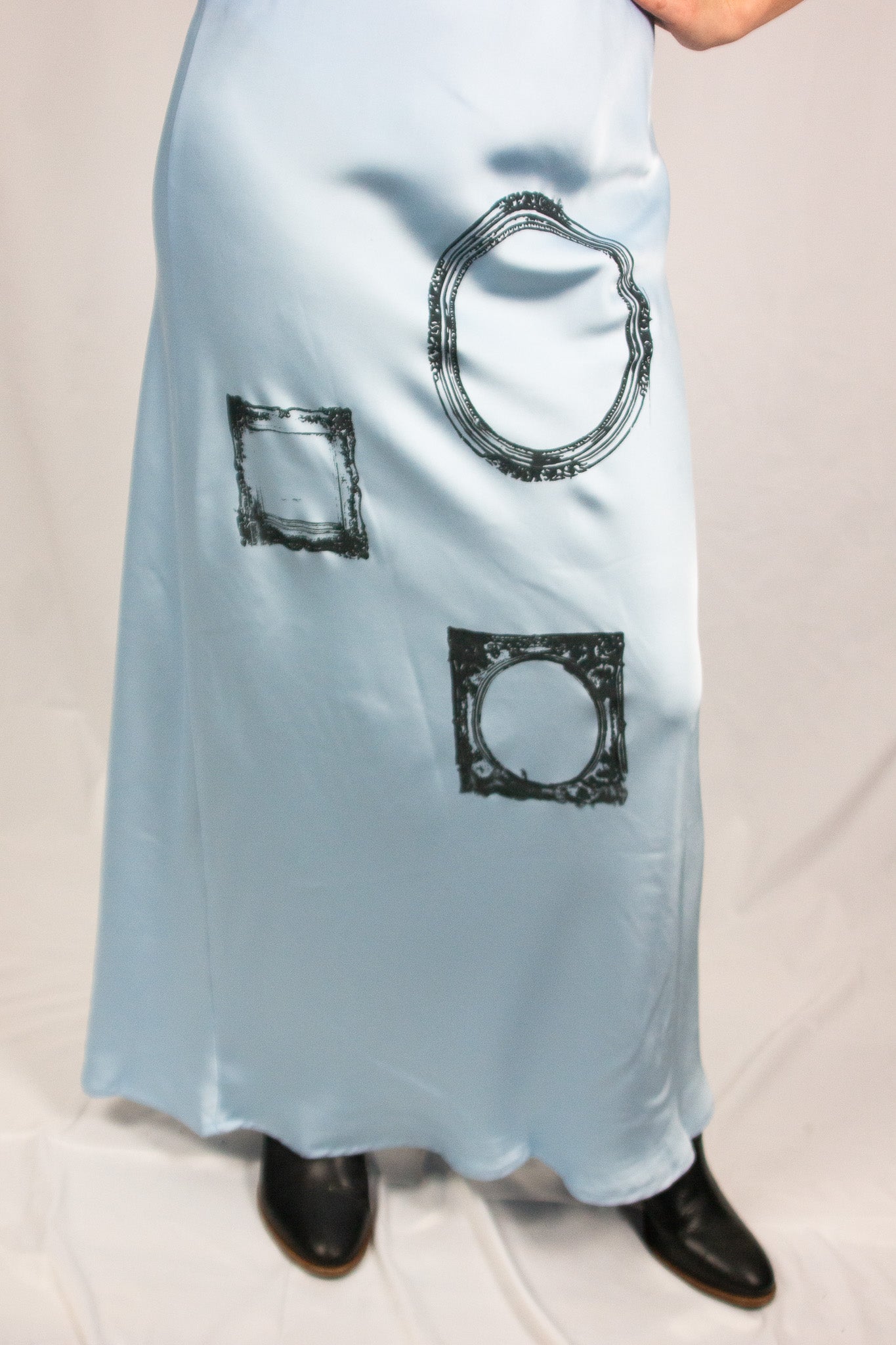 Empty Frame Skirt
